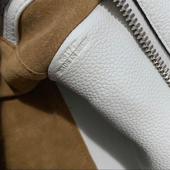 Loewe Amazona 28 Tote Bag in Light Blue - Picture 9 of 14